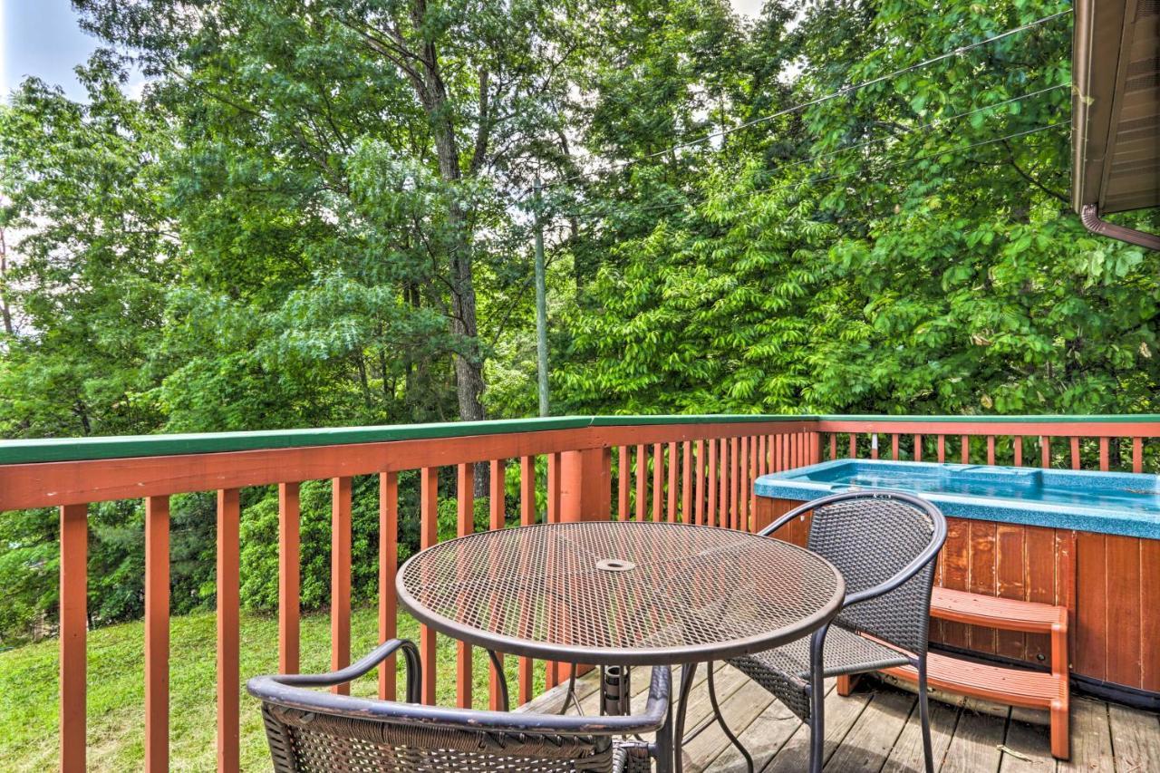 Gatlinburg Chalet Hot Tub, Sauna And Mountain View Exterior foto